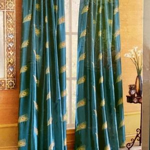 Leaf pattern curtains